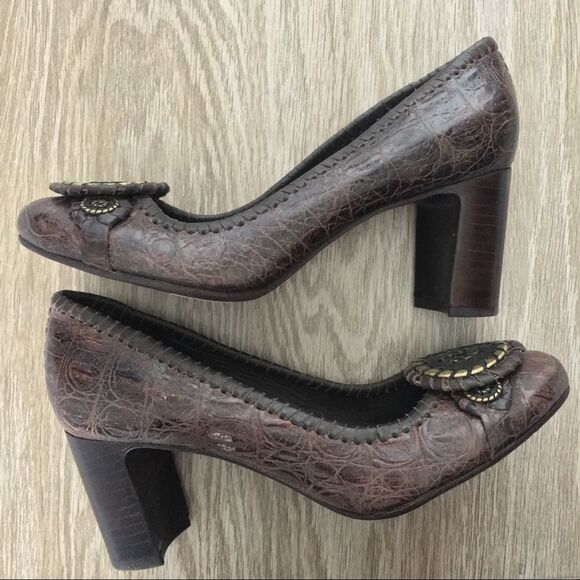 FREE with $20 purchase — Jack Rogers Marlo Brown Leather Gold Hardware - Picture 4 of 5